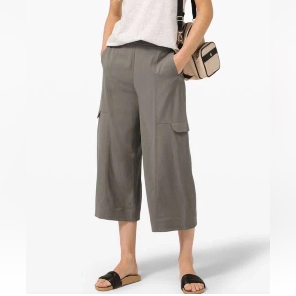 Lululemon Size 8 Metropolis Maven High Rise Crop Grey Sage